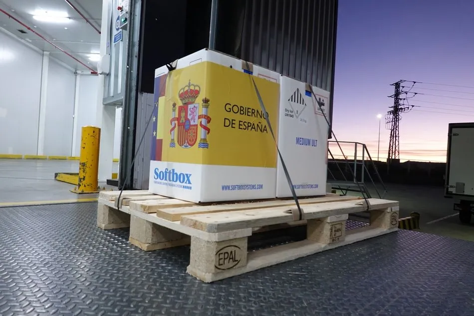 Llegan las primeras dosis de la vacuna contra el COVID-19 a España - Moncloa