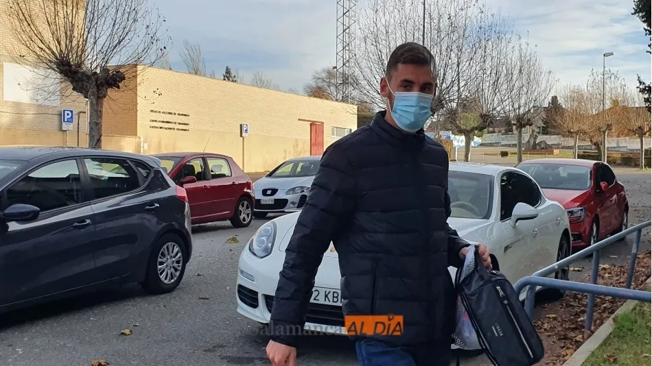 Foto 3 - Javi Navas ya luce como jugador del Salamanca UDS en el primer entrenamiento tras las vacaciones
