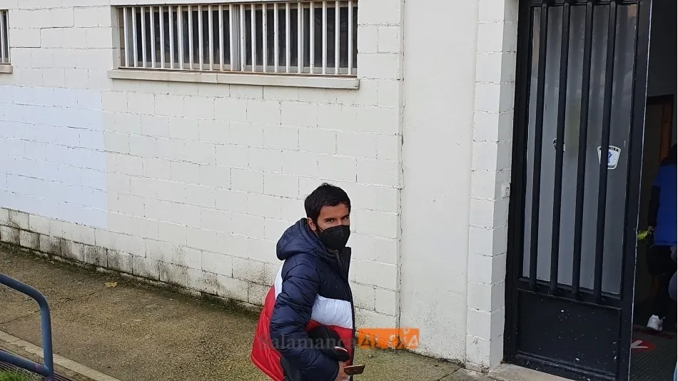 Foto 2 - Javi Navas ya luce como jugador del Salamanca UDS en el primer entrenamiento tras las vacaciones