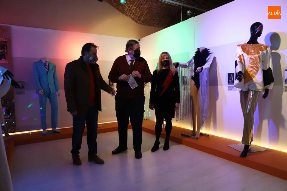 Foto 9 - &lsquo;La moda seg&uacute;n David Bowie&rsquo;, la original exposici&oacute;n del Museo del Comercio de Salamanca