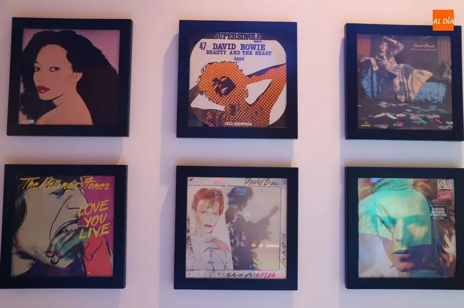 Foto 5 - &lsquo;La moda seg&uacute;n David Bowie&rsquo;, la original exposici&oacute;n del Museo del Comercio de Salamanca
