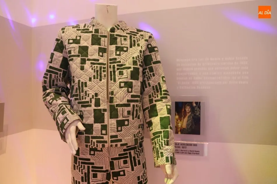 Foto 4 - &lsquo;La moda seg&uacute;n David Bowie&rsquo;, la original exposici&oacute;n del Museo del Comercio de Salamanca