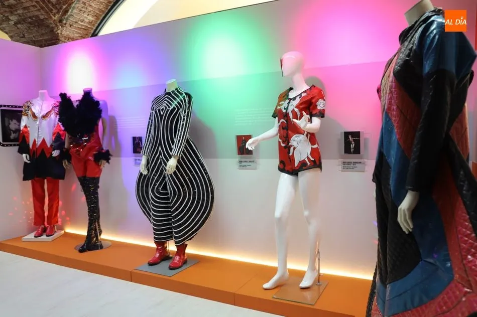 Foto 3 - &lsquo;La moda seg&uacute;n David Bowie&rsquo;, la original exposici&oacute;n del Museo del Comercio de Salamanca