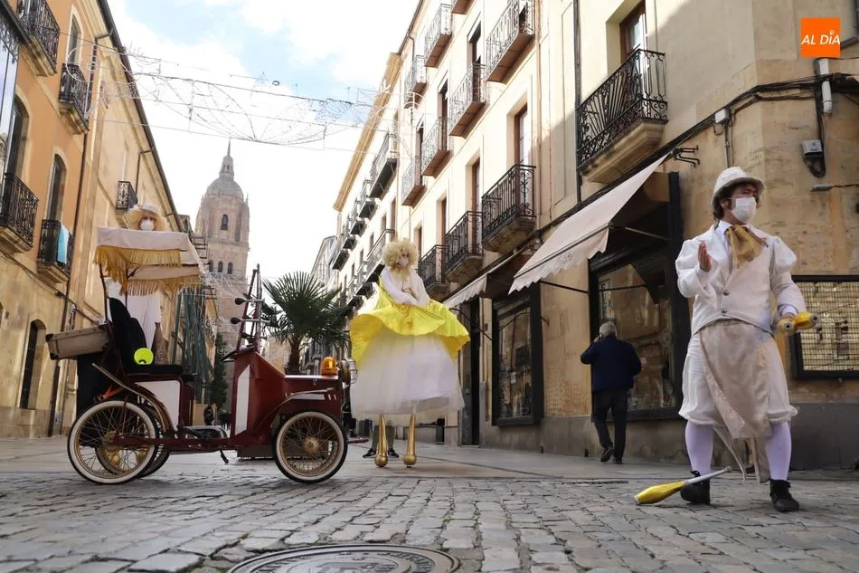 Foto 4 - Los carteros reales protagonizan el pasacalles por las zonas comerciales del centro&nbsp;
