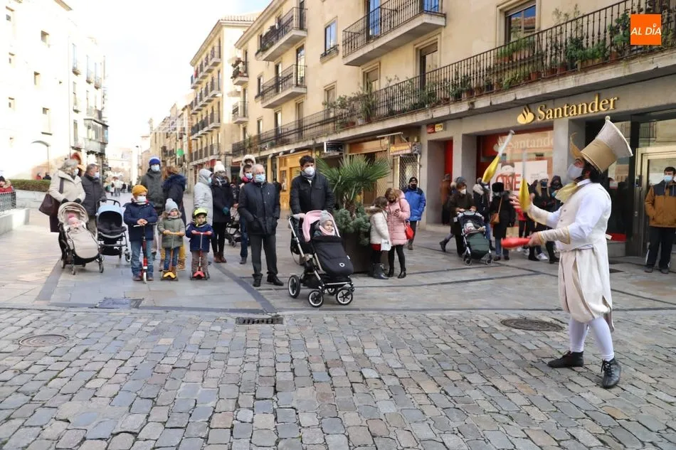 Foto 3 - Los carteros reales protagonizan el pasacalles por las zonas comerciales del centro&nbsp;