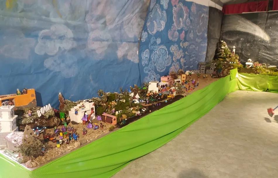 Foto 4 - Los j&oacute;venes de Boada montan un macrobel&eacute;n y una exposici&oacute;n did&aacute;ctica alusiva  