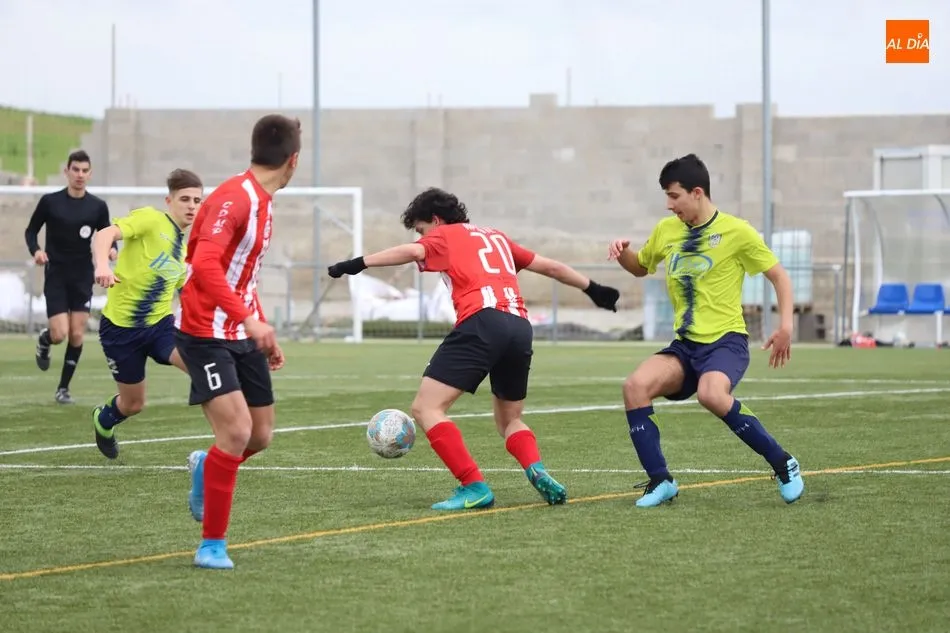 Un partido de categorías inferiores entre el Helmántico y el Pizarrales