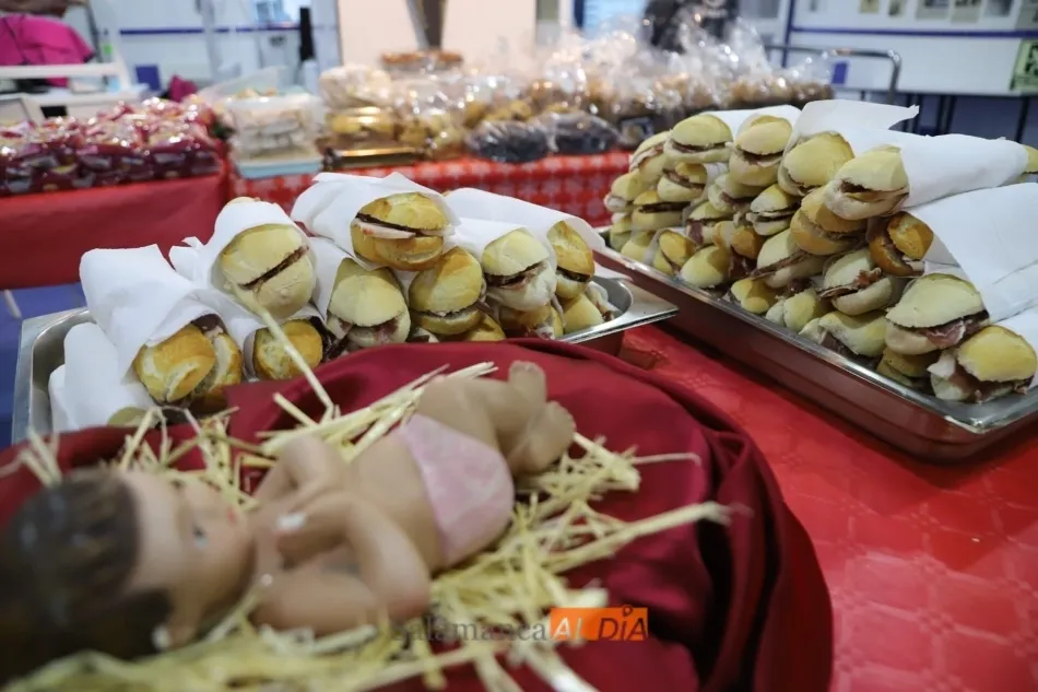 Foto 2 - Reparten bocadillos de jam&oacute;n en el Comedor de los Pobres para ayudar a los m&aacute;s necesitados en...