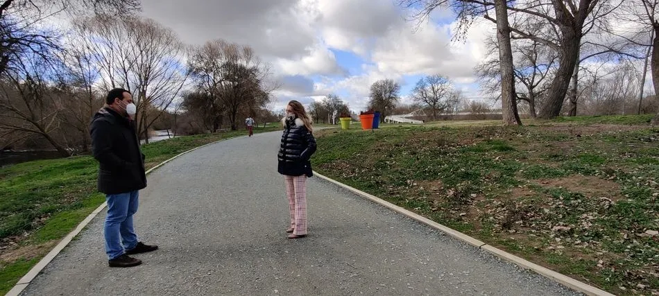 El alcalde, David Mingo, y la concejala de Fomento, Marta Labrador - Ayto. Santa Marta