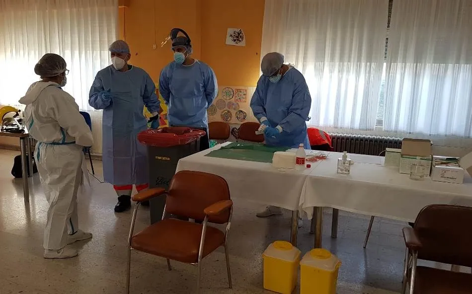 Foto 3 - Llegan a Ciudad Rodrigo las primeras 222 vacunas contra el coronavirus  
