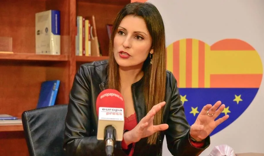 En agosto, el Comité Permanente de Ciudadas propuso a Carlos Carrizosa como candidato de la formación naranja a las elecciones catalanas apartando de esta manera a Lorena Roldán a pesar de que ésta había ganado las primarias para ser la candidata a los