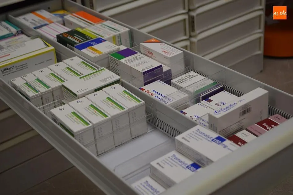 Imagen de archivo de medicamentos dispensados en una farmacia