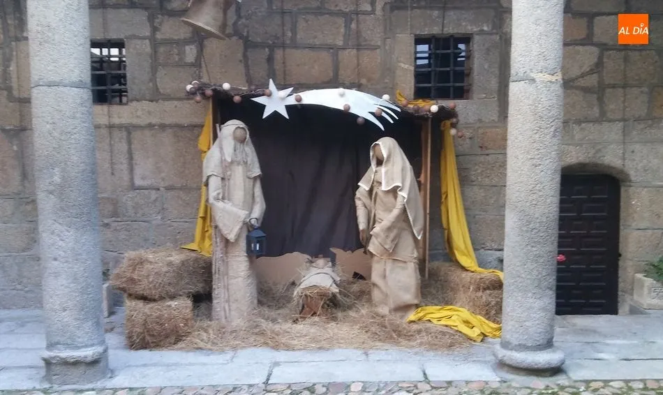 Foto 2 - La decoraci&oacute;n navide&ntilde;a homenajea a los ni&ntilde;os y a las v&iacute;ctimas de la pandemia en Ledesma