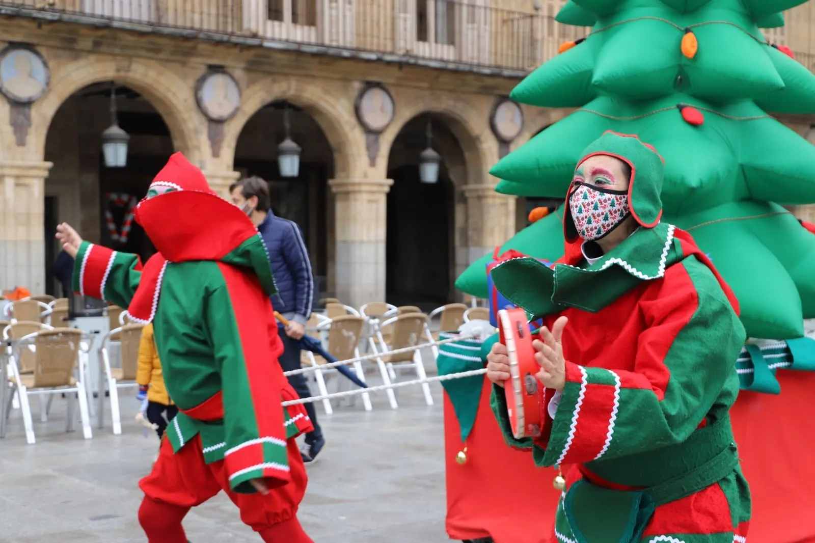 Foto 5 - &lsquo;Los duendes de la navidad&rsquo; vuelven a animar el centro de Salamanca, de la mano de Kamaru Teatro