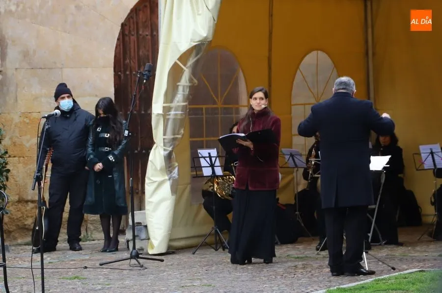 Foto 5 - Salamanca defiende el legado de Unamuno con la tradicional ofrenda floral, en el 84 aniversario de...