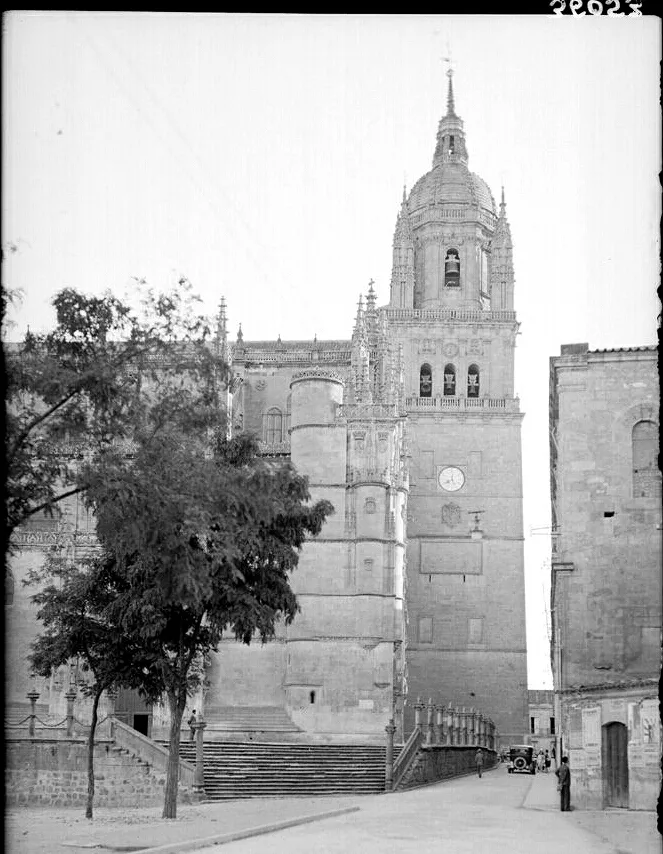 Foto 2 - Torre y campanario de la Catedral Nueva