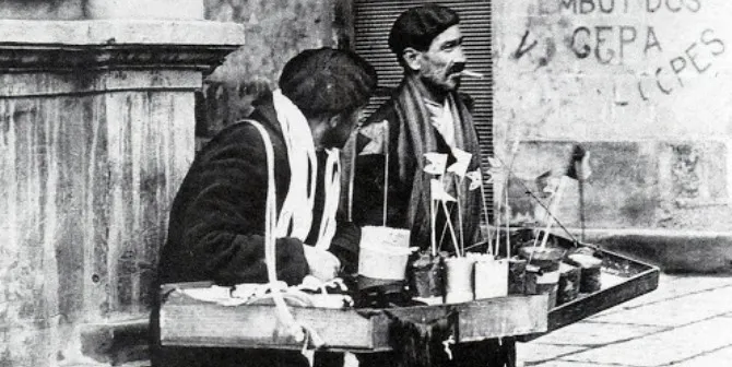 Los vendedores de zambombas, que regresaban a la ciudad con la Navidad