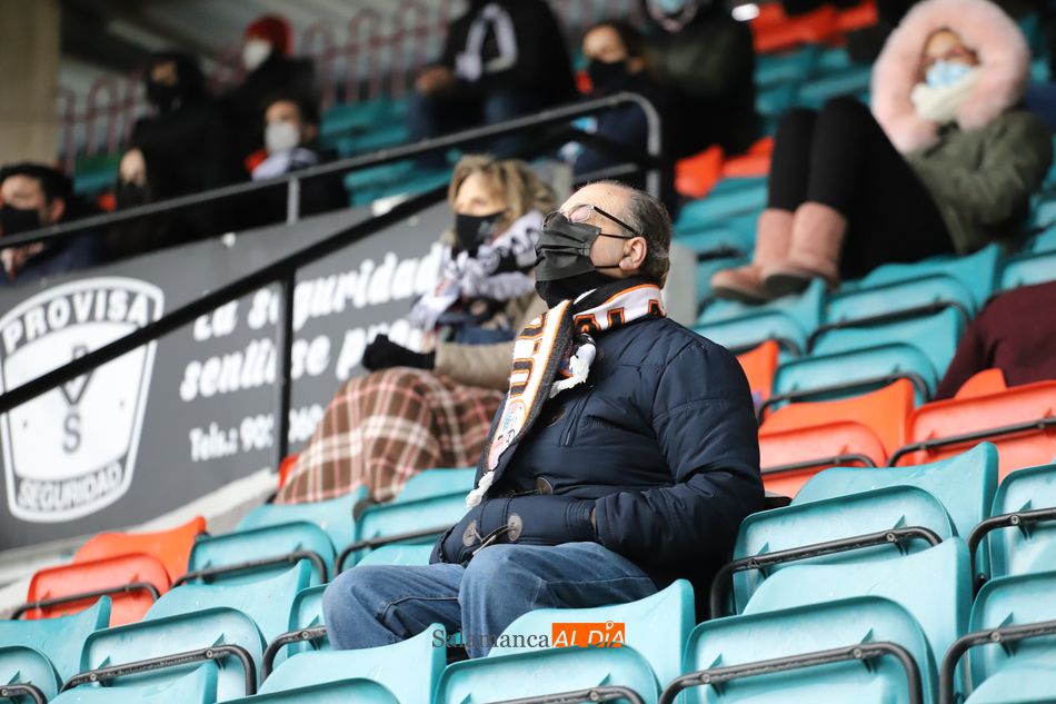 Aficionados del Salamanca, en el partido / Lydia González