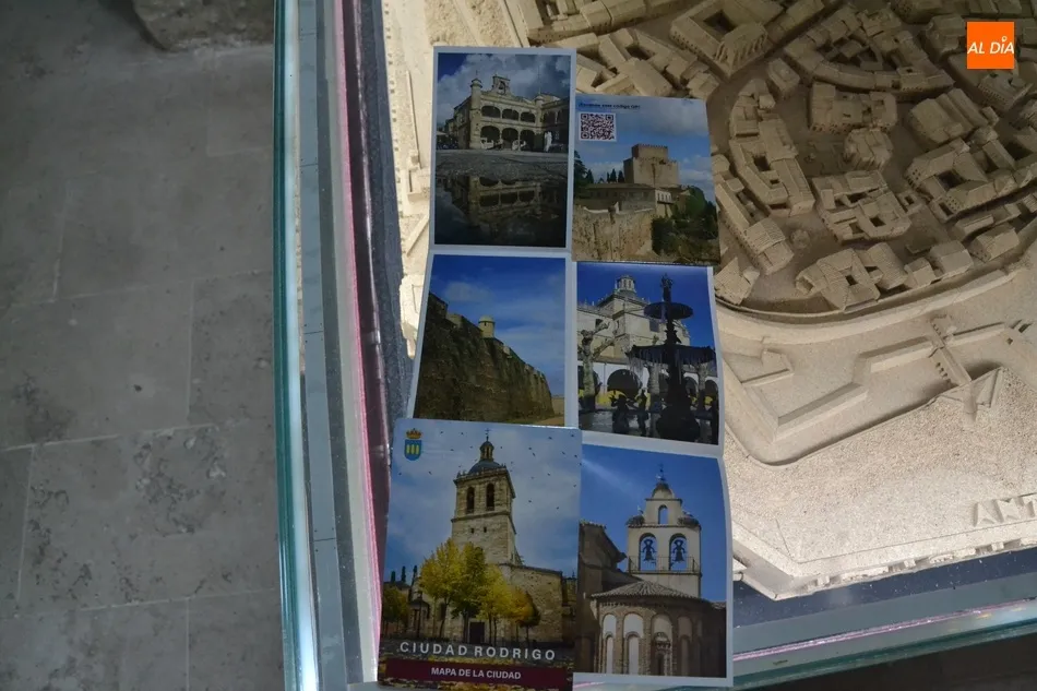 Foto 4 - Editado un nuevo plano tur&iacute;stico de Ciudad Rodrigo con un formato m&aacute;s &ldquo;manejable y elegante&rdquo;  