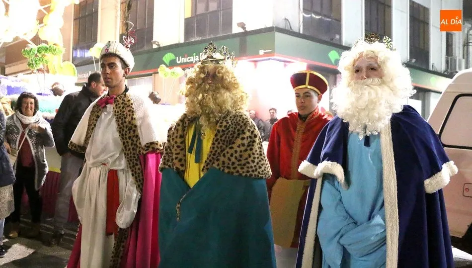 Este año SS. MM. recibieran a los niños de Vitigudino en una carroza estática en la calle Laureados de San Fernando