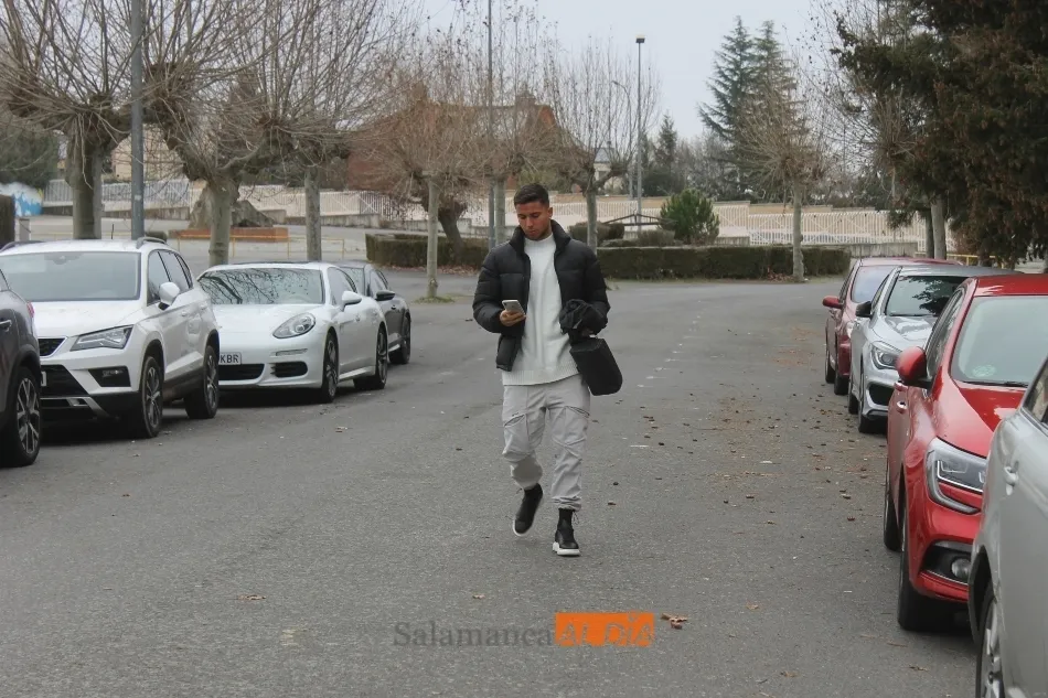 Foto 10 - Iv&aacute;n Casado entrena por primera vez como jugador del Salamanca UDS
