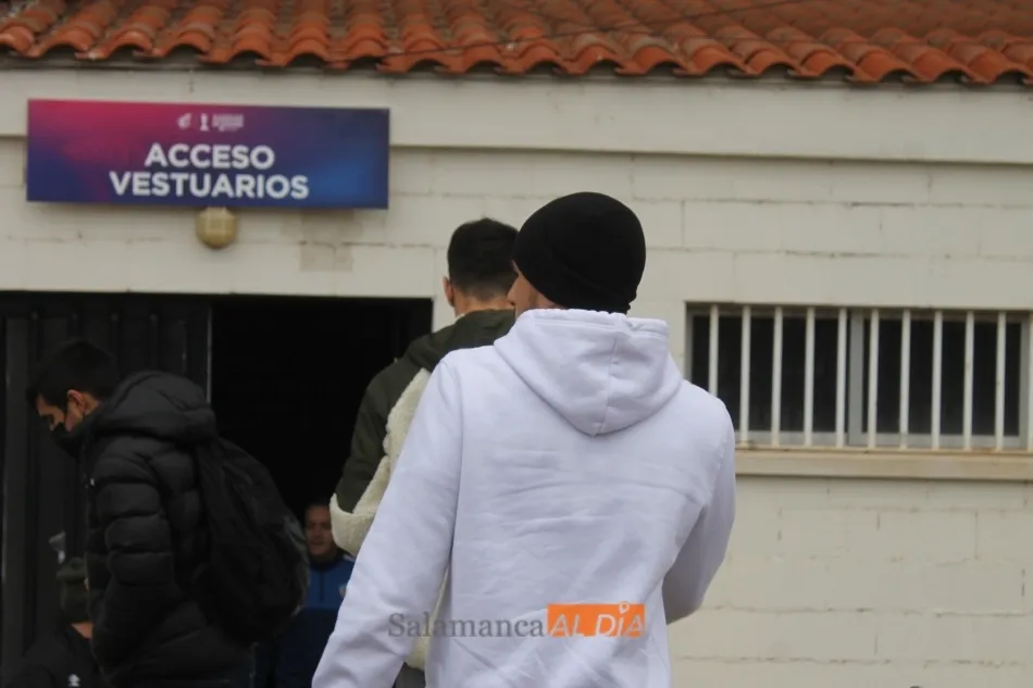 Foto 5 - Iv&aacute;n Casado entrena por primera vez como jugador del Salamanca UDS