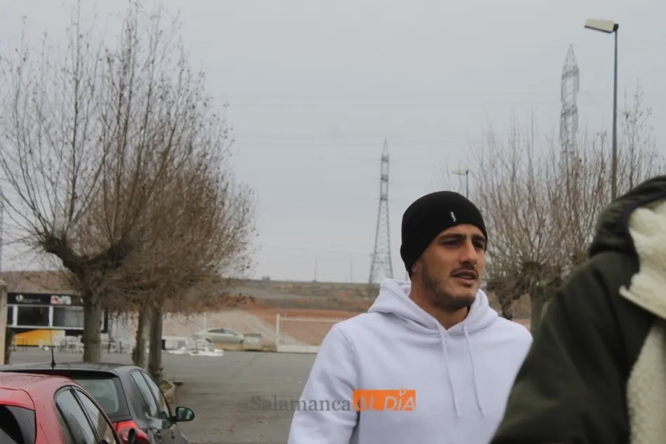 Foto 4 - Iv&aacute;n Casado entrena por primera vez como jugador del Salamanca UDS