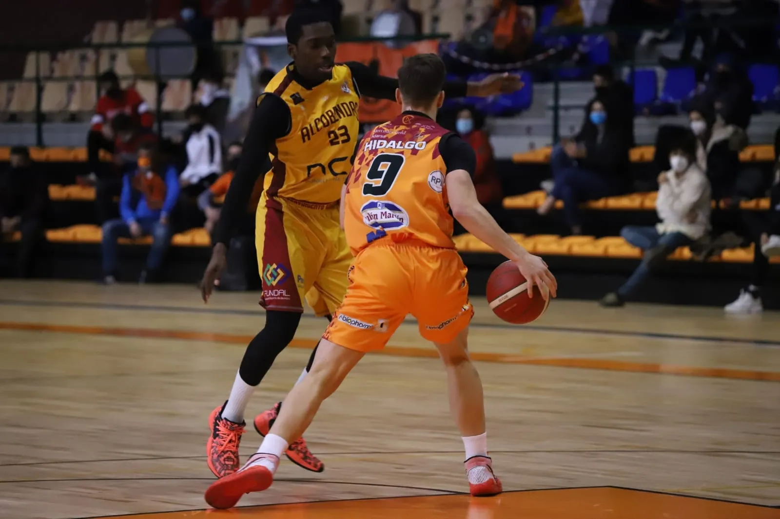 Foto 9 - El Aquimisa Carbajosa muestra su mejor versi&oacute;n en el inicio del nuevo a&ntilde;o (86-62)