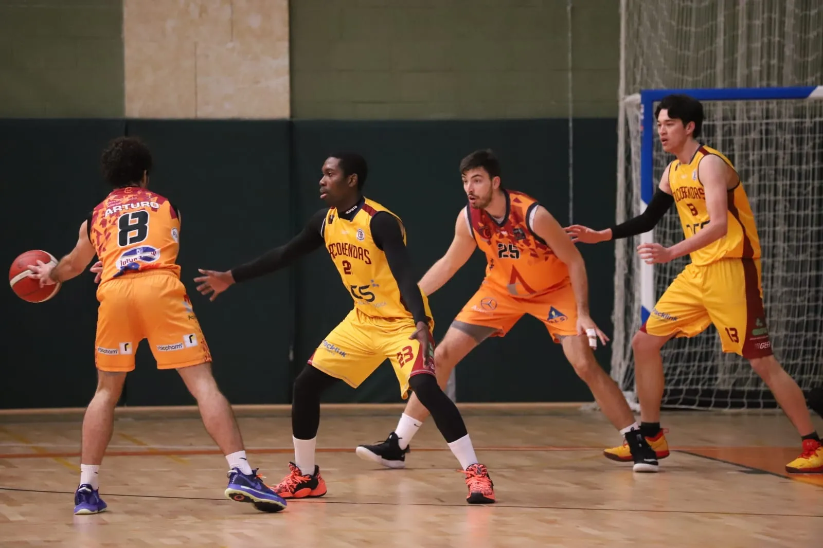 Foto 6 - El Aquimisa Carbajosa muestra su mejor versi&oacute;n en el inicio del nuevo a&ntilde;o (86-62)