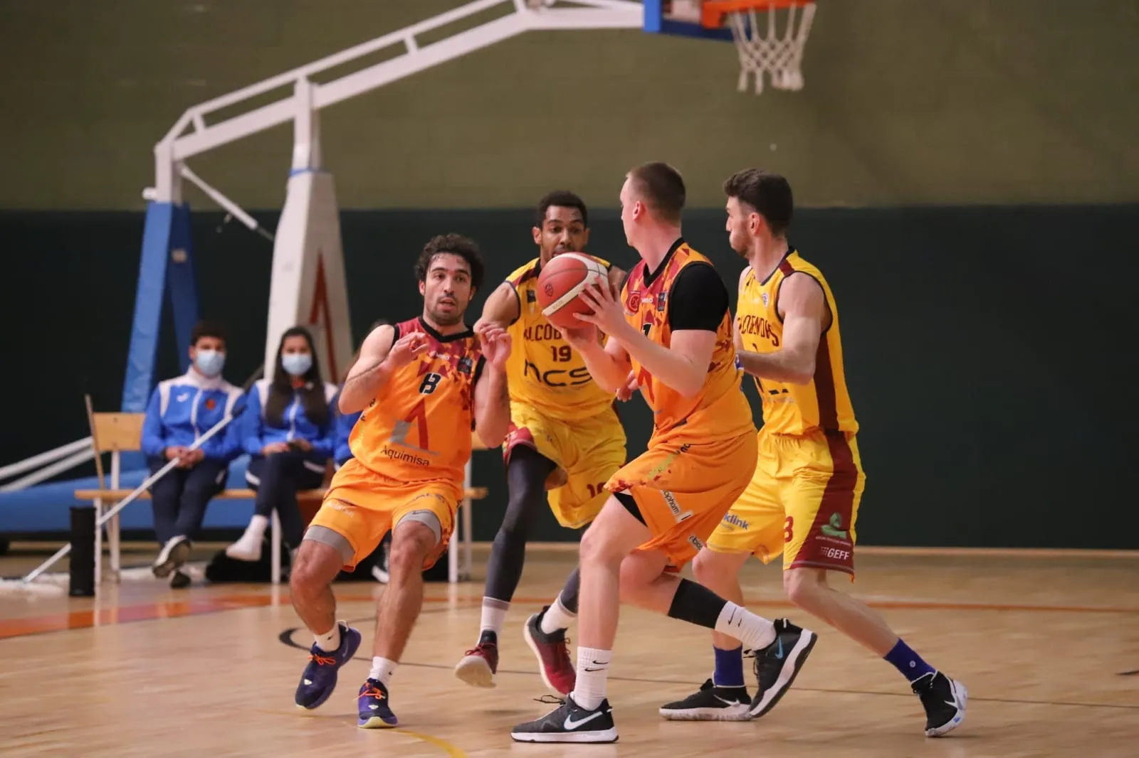 Foto 5 - El Aquimisa Carbajosa muestra su mejor versi&oacute;n en el inicio del nuevo a&ntilde;o (86-62)