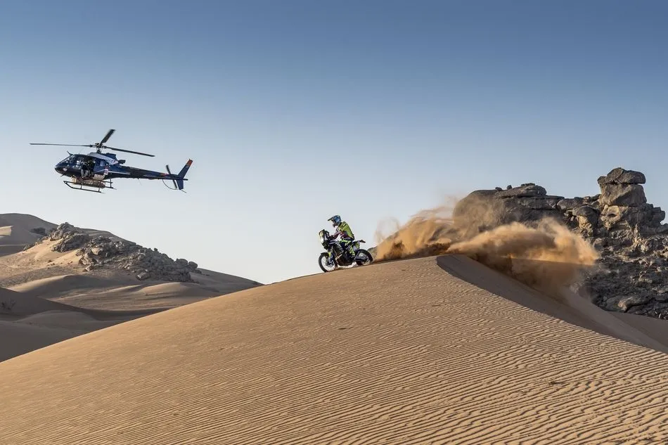 Foto 2 - Santolino se defiende en una dura segunda etapa en el Dakar y es d&eacute;cimo en la general