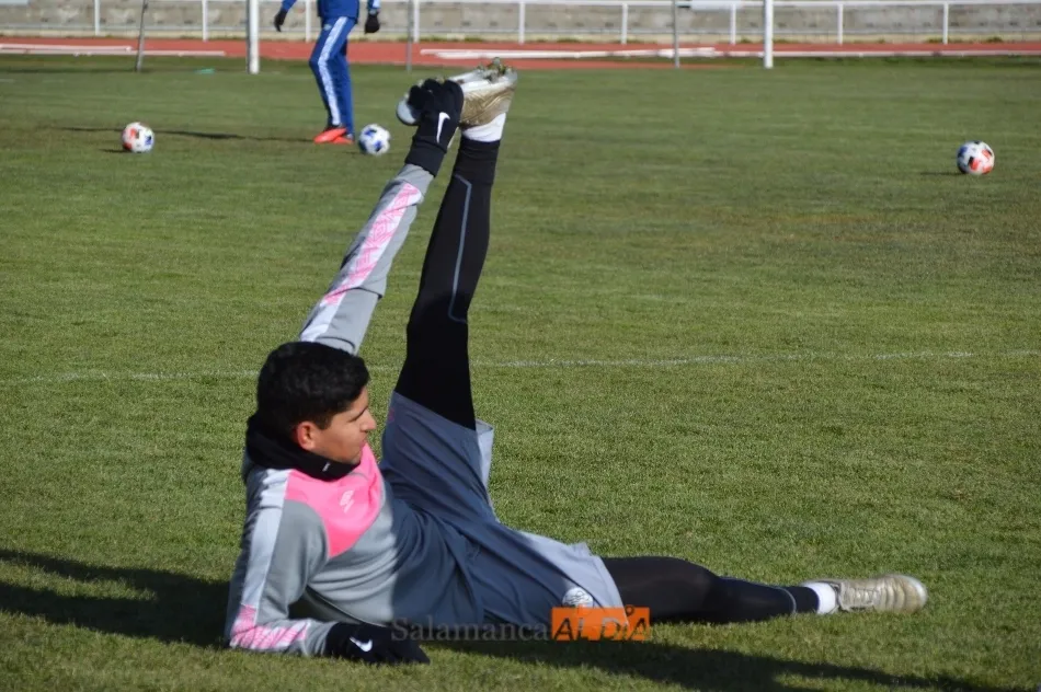 Foto 7 - Due&ntilde;as dirige su &uacute;ltima sesi&oacute;n de entrenamiento con el Salamanca UDS por la ausencia de Escobar