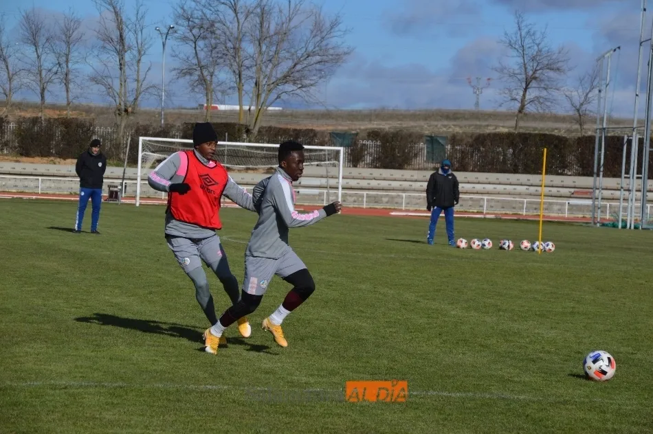 Foto 6 - Due&ntilde;as dirige su &uacute;ltima sesi&oacute;n de entrenamiento con el Salamanca UDS por la ausencia de Escobar