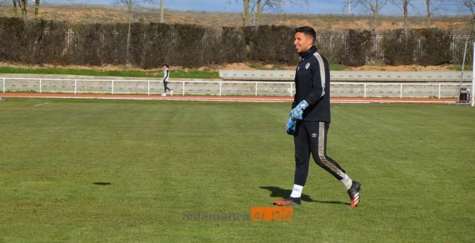 Foto 2 - Due&ntilde;as dirige su &uacute;ltima sesi&oacute;n de entrenamiento con el Salamanca UDS por la ausencia de Escobar