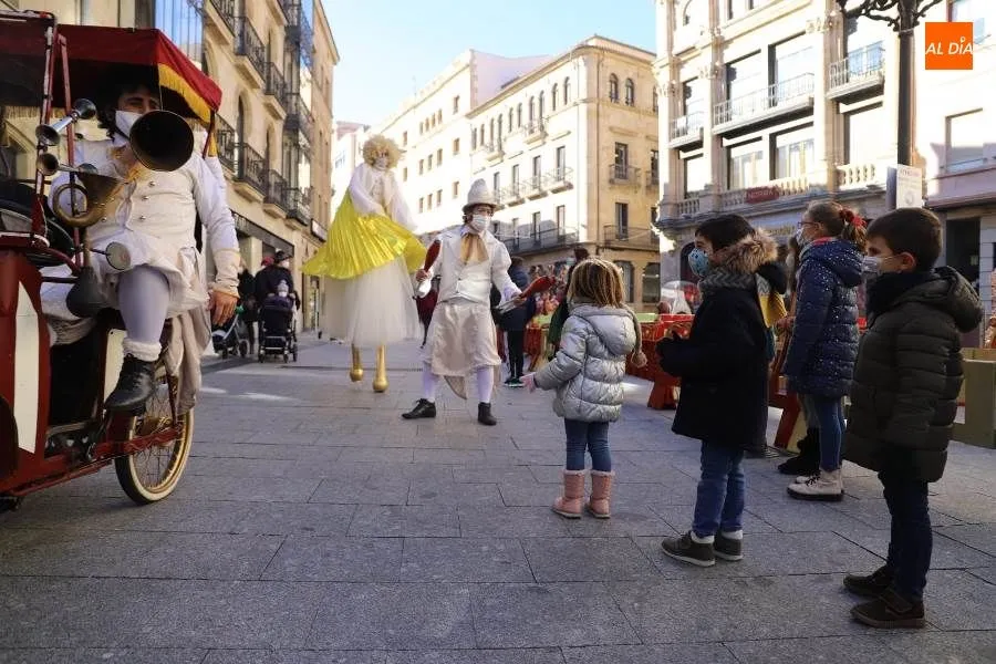 Foto 8 - Los Carteros Reales protagonizan el &uacute;ltimo pasacalles de estas Navidades