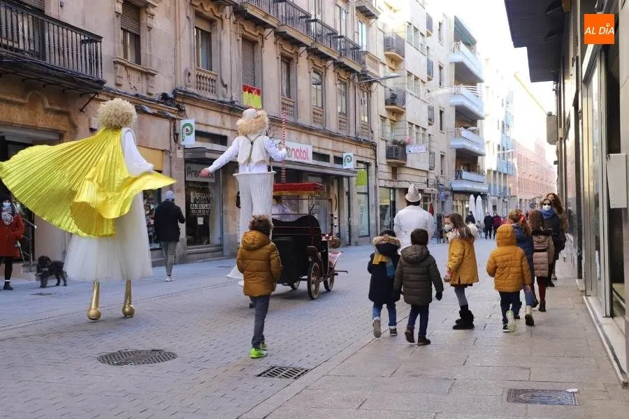 Foto 2 - Los Carteros Reales protagonizan el &uacute;ltimo pasacalles de estas Navidades