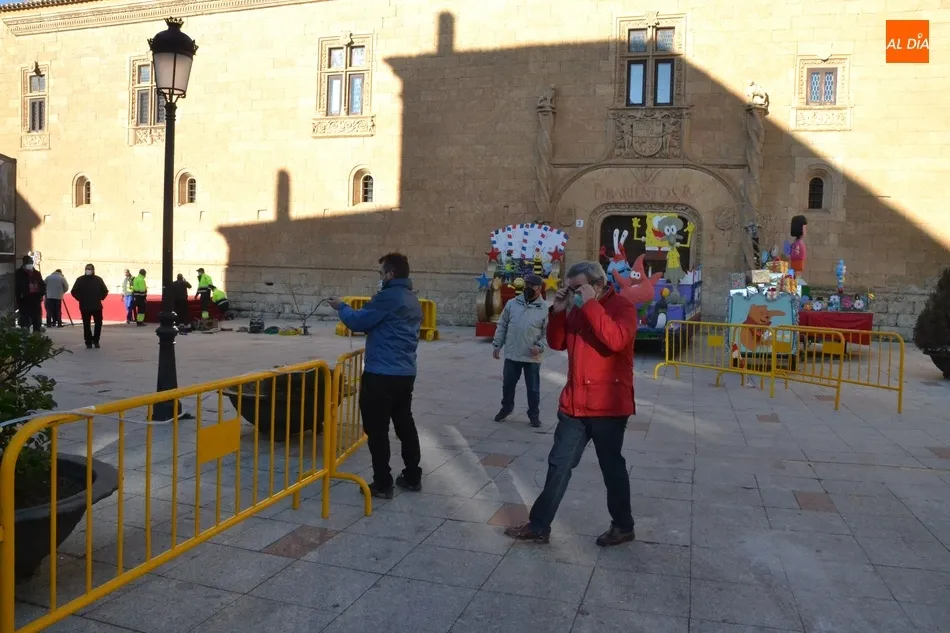 Foto 5 - Ma&ntilde;ana de preparativos en la Plazuela del Conde para la adoraci&oacute;n a los Magos  