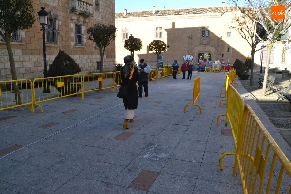 Foto 8 - Ma&ntilde;ana de preparativos en la Plazuela del Conde para la adoraci&oacute;n a los Magos  