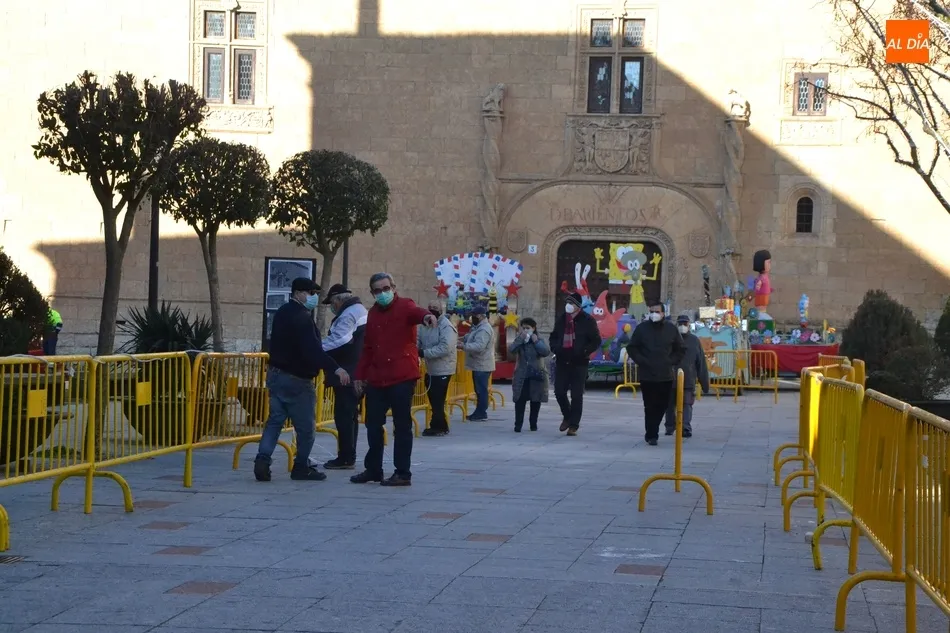 Foto 3 - Ma&ntilde;ana de preparativos en la Plazuela del Conde para la adoraci&oacute;n a los Magos  