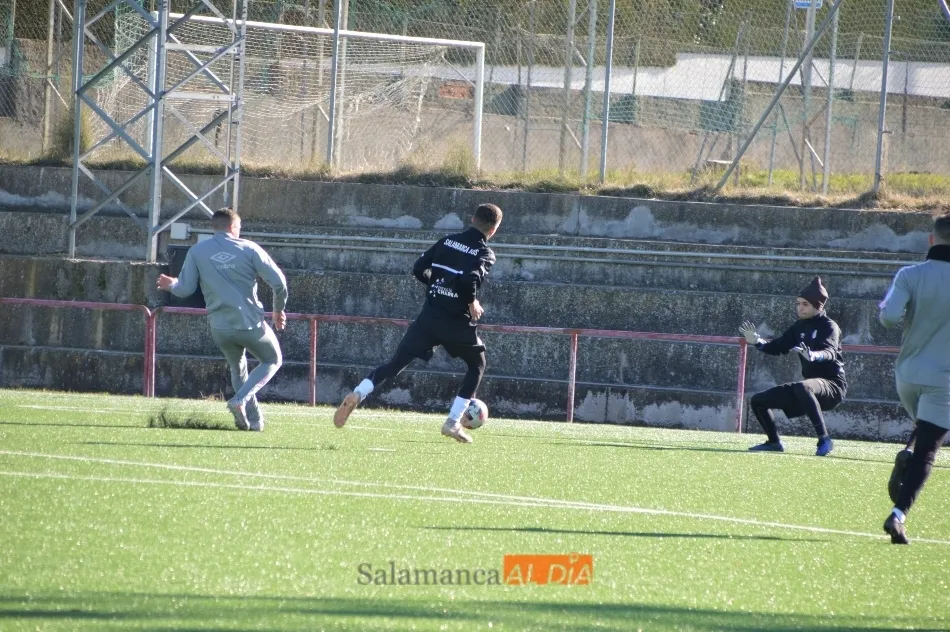 Foto 3 - El Salamanca UDS &lsquo;B&rsquo; gana al Juvenil Regional en un entretenido amistoso a modo de...