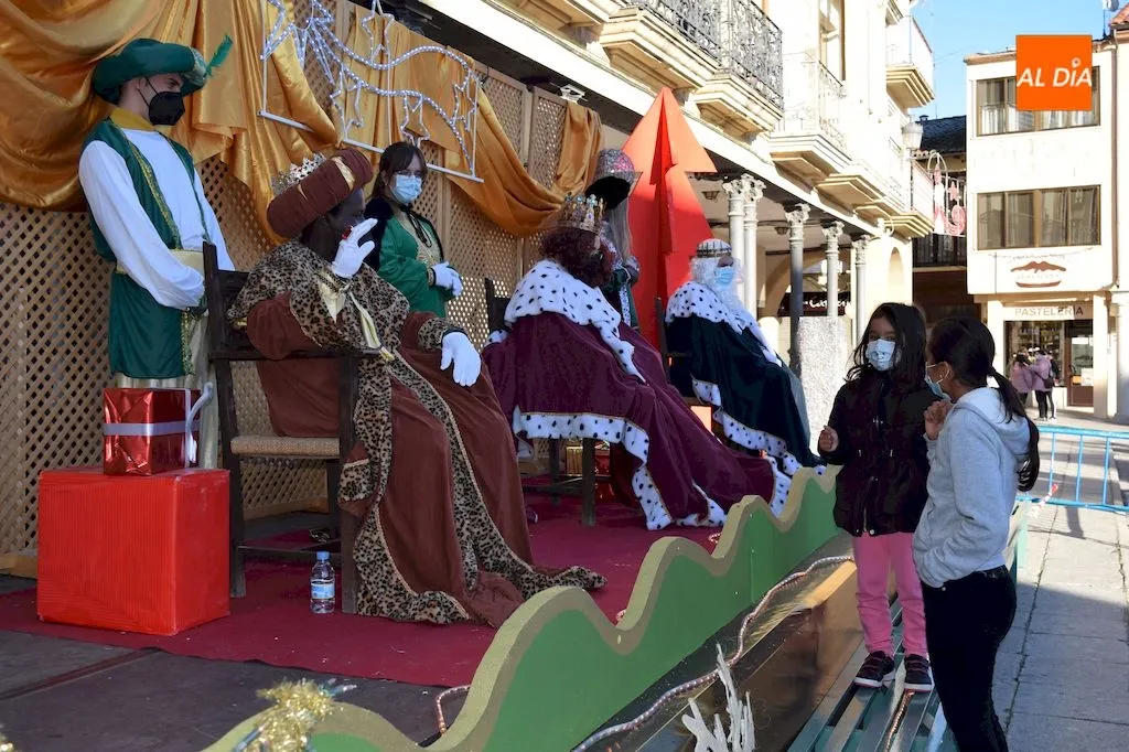 Foto 11 - La ilusi&oacute;n por ver a los Reyes Magos puede con todo