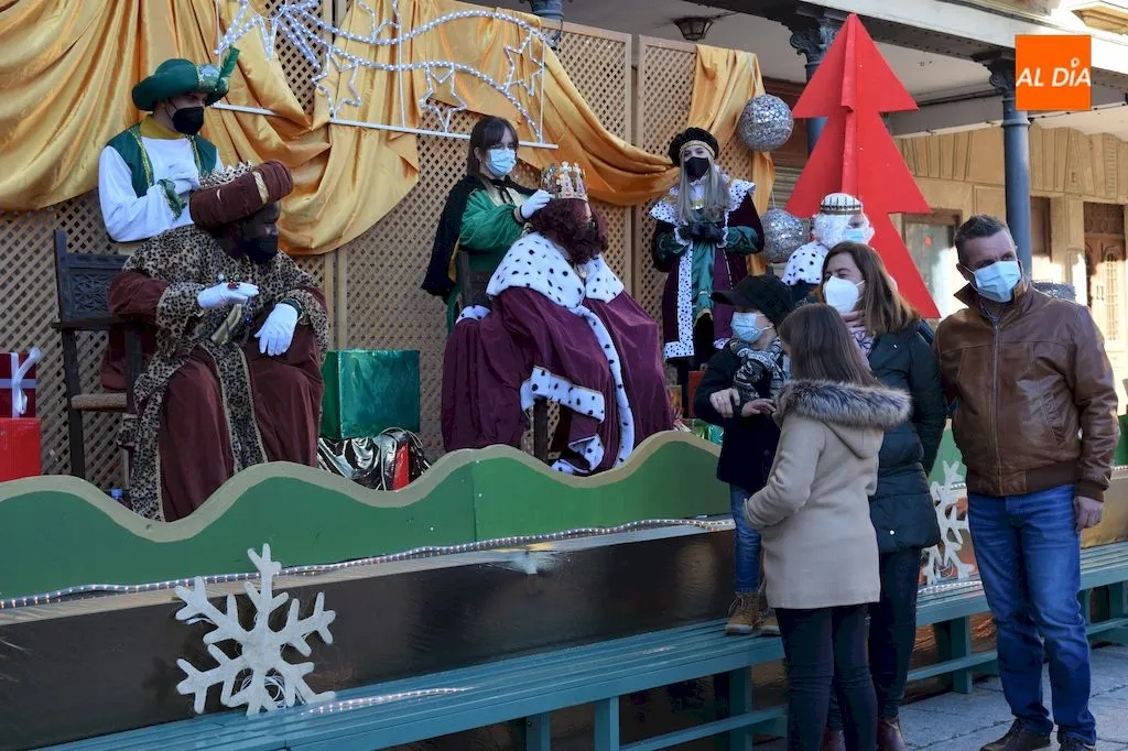 Foto 6 - La ilusi&oacute;n por ver a los Reyes Magos puede con todo
