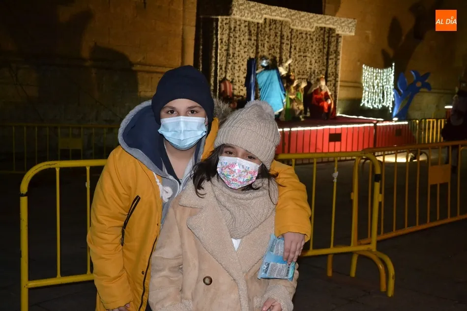 Foto 9 - Los Reyes Magos reciben el cari&ntilde;o de miles de mirobrigenses pese a no poder desfilar por la ciudad ...