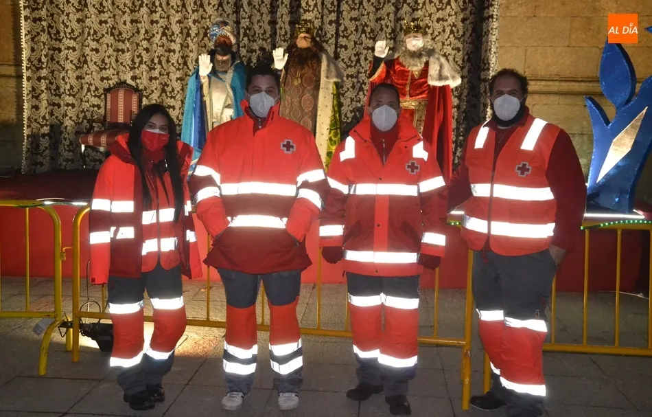 Foto 5 - Los Reyes Magos reciben el cari&ntilde;o de miles de mirobrigenses pese a no poder desfilar por la ciudad ...