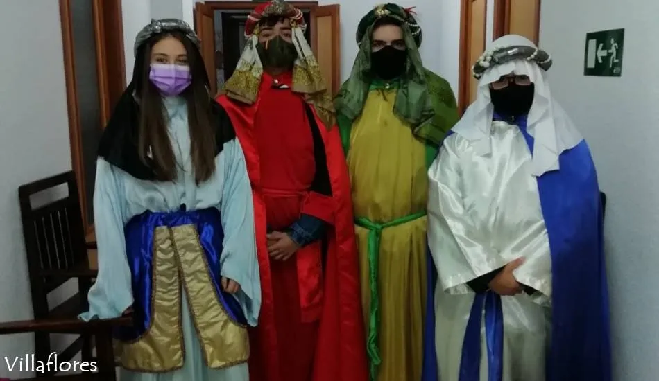 Foto 6 - Los Reyes Magos de Oriente se detienen en Las Villas con mucha&nbsp;cautela  