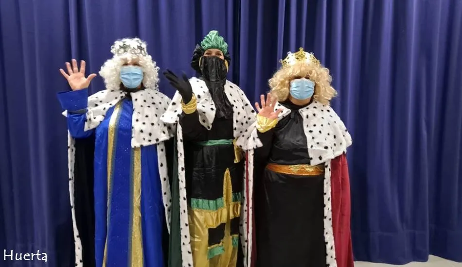 Foto 5 - Los Reyes Magos de Oriente se detienen en Las Villas con mucha&nbsp;cautela  