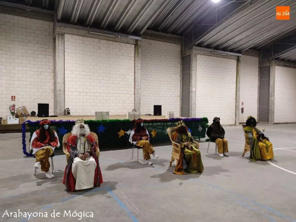 Foto 4 - Los Reyes Magos de Oriente se detienen en Las Villas con mucha&nbsp;cautela  