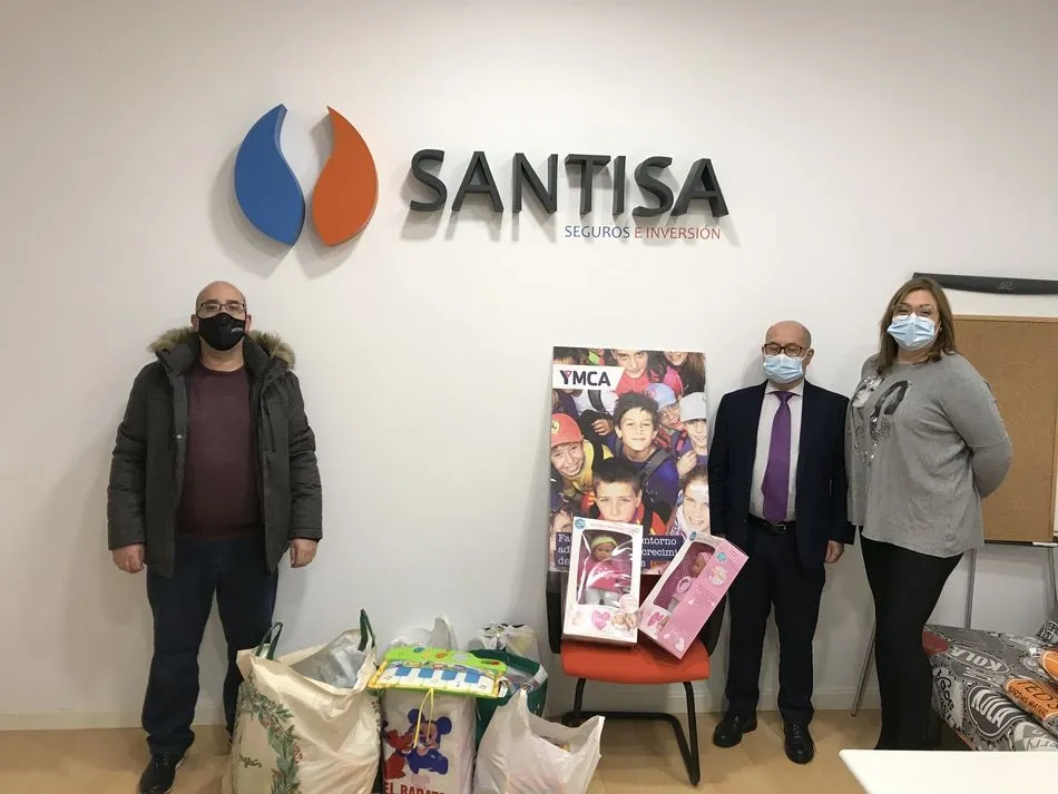 YMCA entrega los juguetes de Reyes a los niños de sus programas sociales