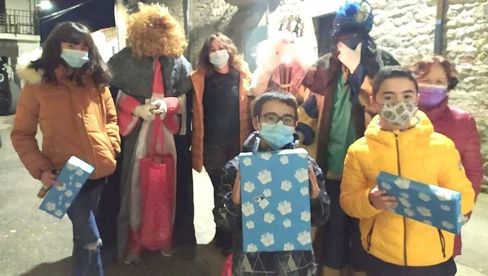 Aunque no hubo cabalgata, los niños de Cipérez recibieron sus regalos
