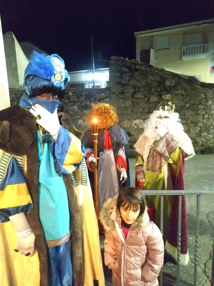 Foto 4 - Los Reyes Magos dejan sus regalos a los ni&ntilde;os de Cip&eacute;rez
